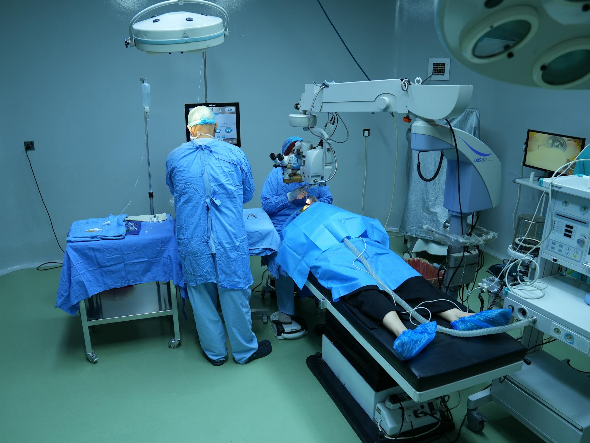 Vitreoretinal treatments